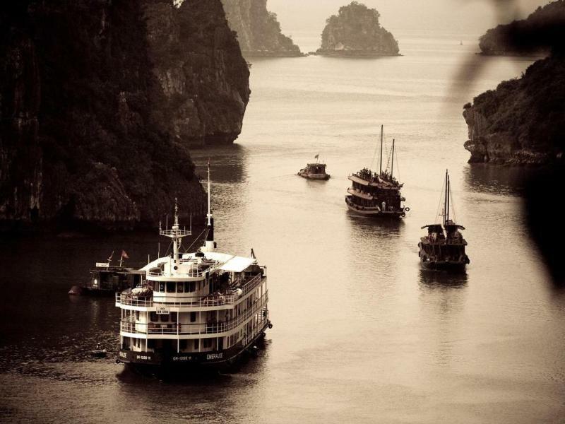 Emeraude Classic Cruises Hotel Hạ Long Ngoại thất bức ảnh
