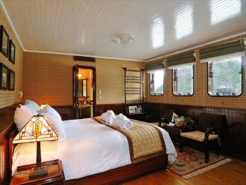 Emeraude Classic Cruises Hotel Hạ Long Ngoại thất bức ảnh