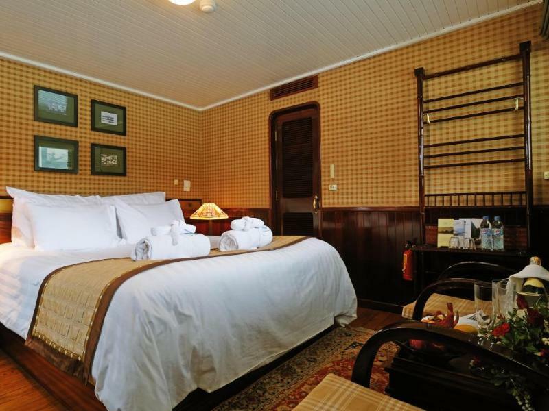 Emeraude Classic Cruises Hotel Hạ Long Ngoại thất bức ảnh